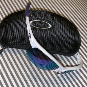 OAKLEY sunglasses